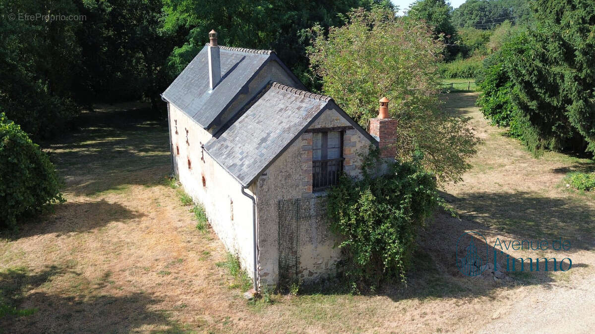 Maison 369 m² à Chemire-Sur-Sarthe  - photo 4