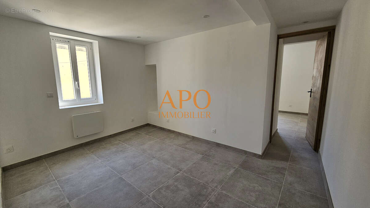 Gignac-la-Nerthe maison de village 90 m2 avec pouvoir locatif, T4 + studio + atelier - photo 8