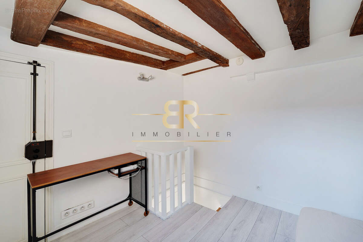 Appartement à PARIS-3E