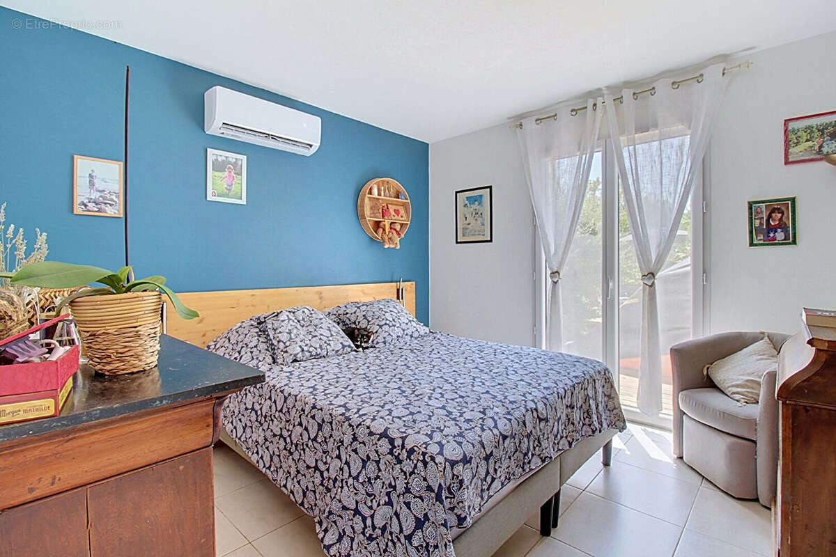 A VENDRE EN EXCLUSIVITÉ ! FIGANIÈRES Maison de plain-pied 126 m² 3 chambres Piscine et terrain de 2074 m² - photo 14