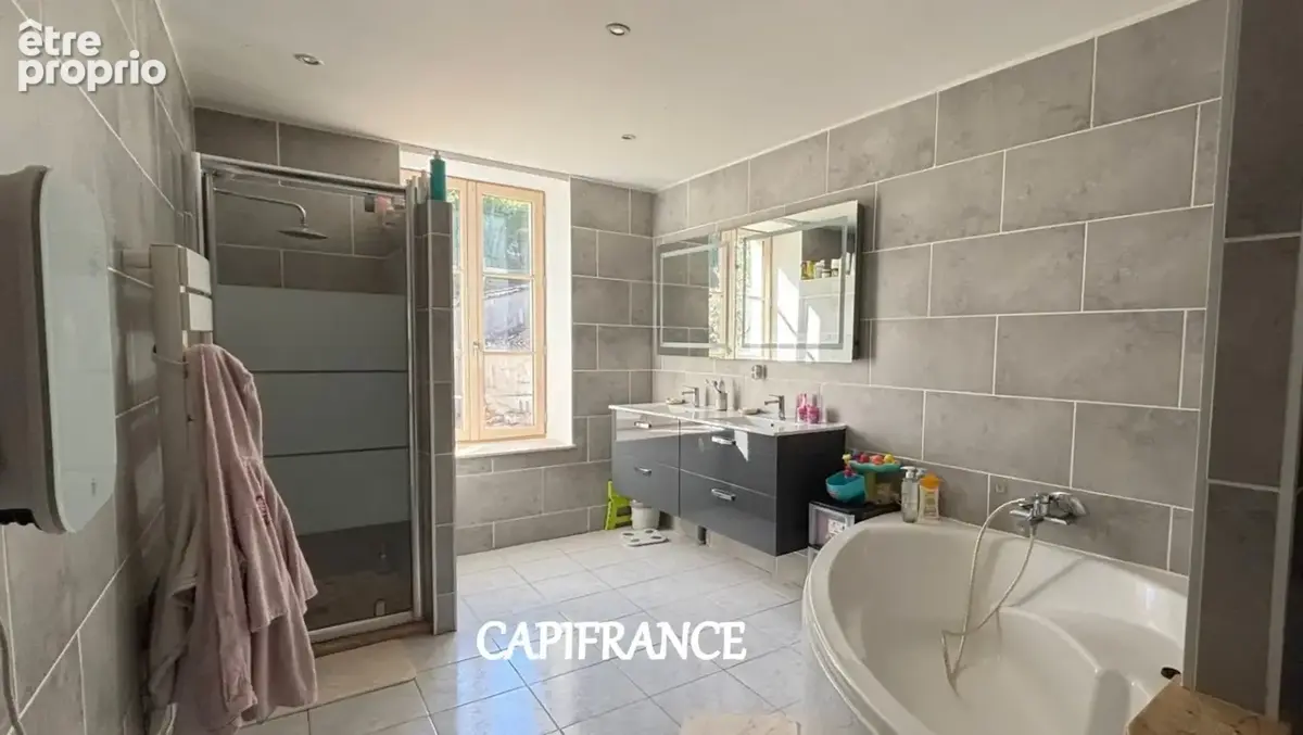 Maison charentaise en pierre - 120 m² habitables - 4 chambres + 1 bureau - TAILLEBOURG au coeur du village - photo 12