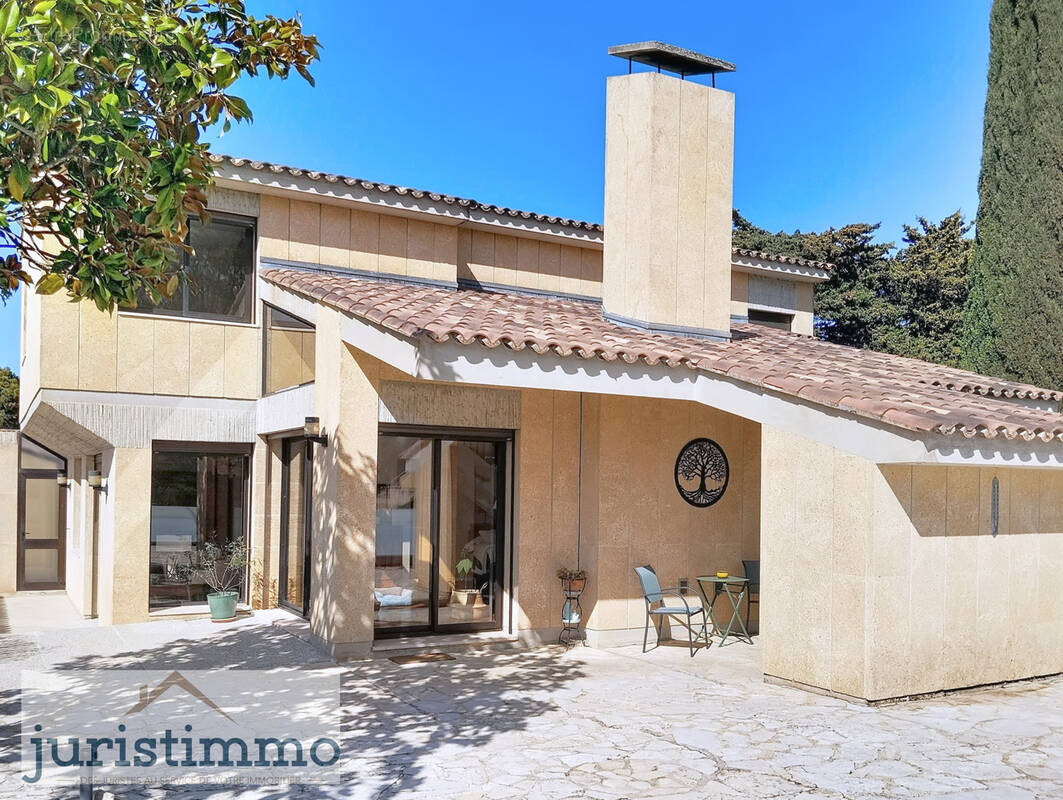 Maison à SAINTE-CECILE-LES-VIGNES