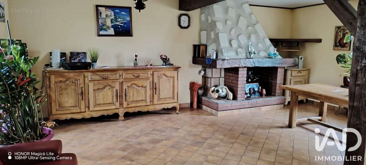 Maison 113 m² à Antogny-Le-Tillac  - photo 9
