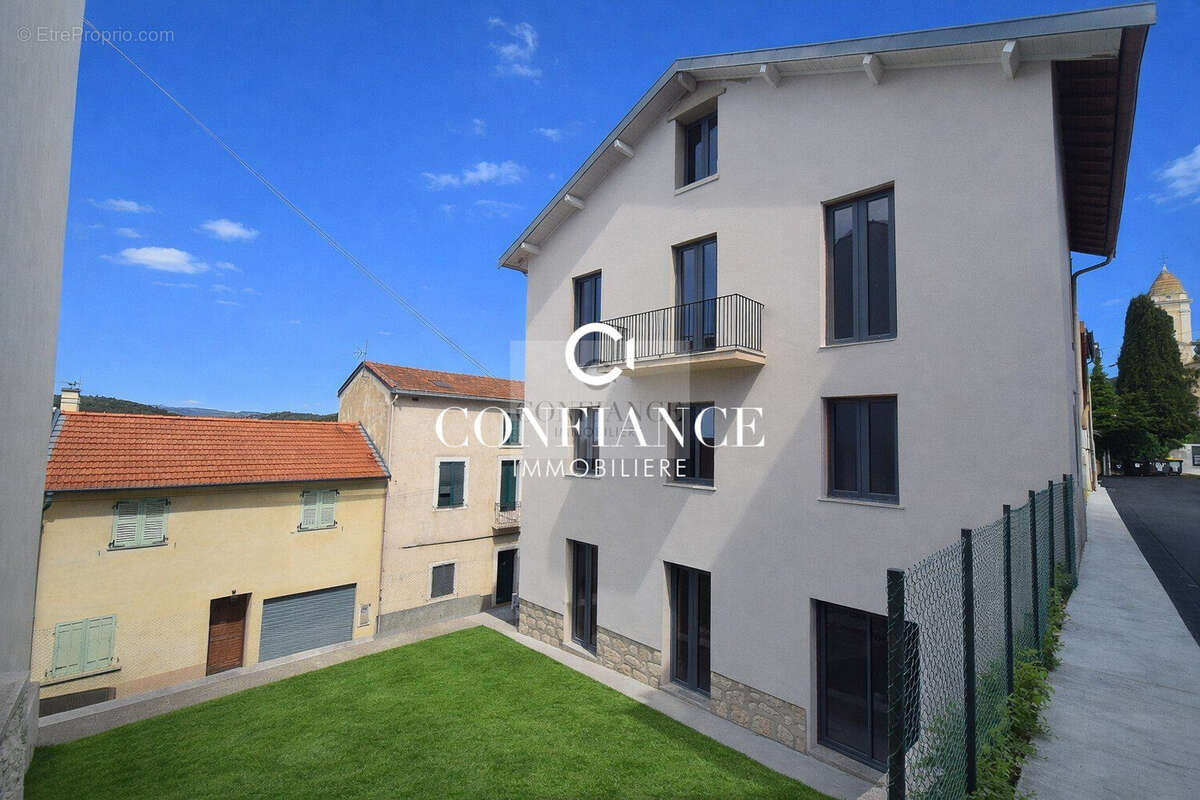 Appartement à LA TURBIE