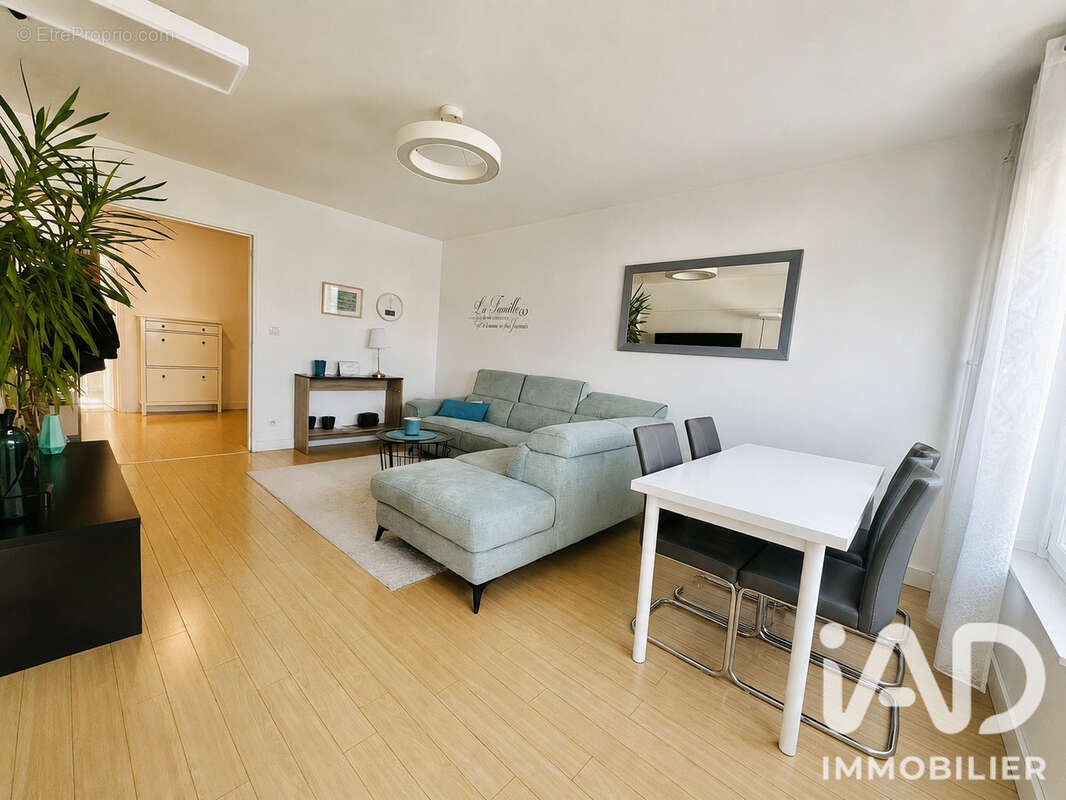 Appartement 82 m² à Creteil  - photo 2