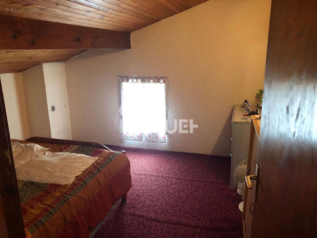 Maison des années 90  dans un magnifique jardin de 2000m2 à GARROSSE - MORCENX-LA-NOUVELLE (40110) - photo 7