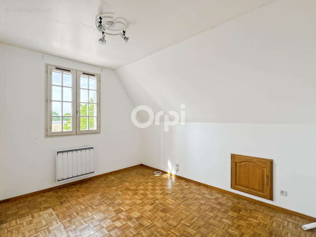 Maison sur sous-sol total avec double carport et garage - photo 14