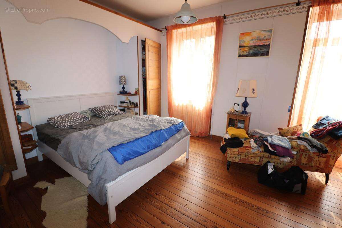 Maison à CARHAIX-PLOUGUER