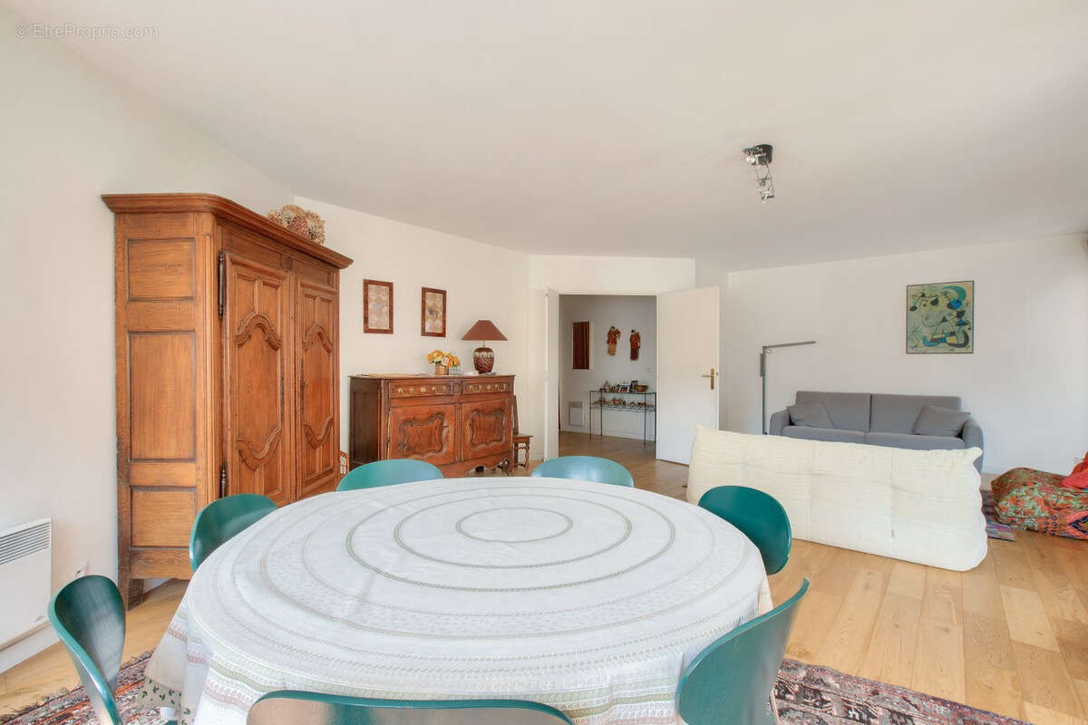 Appartement à LE KREMLIN-BICETRE
