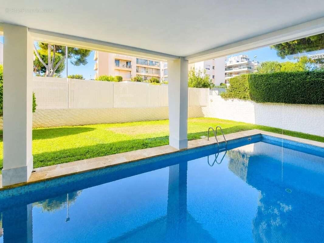 Appartement lumineux 3 pièces avec piscine à Le Port - photo 6