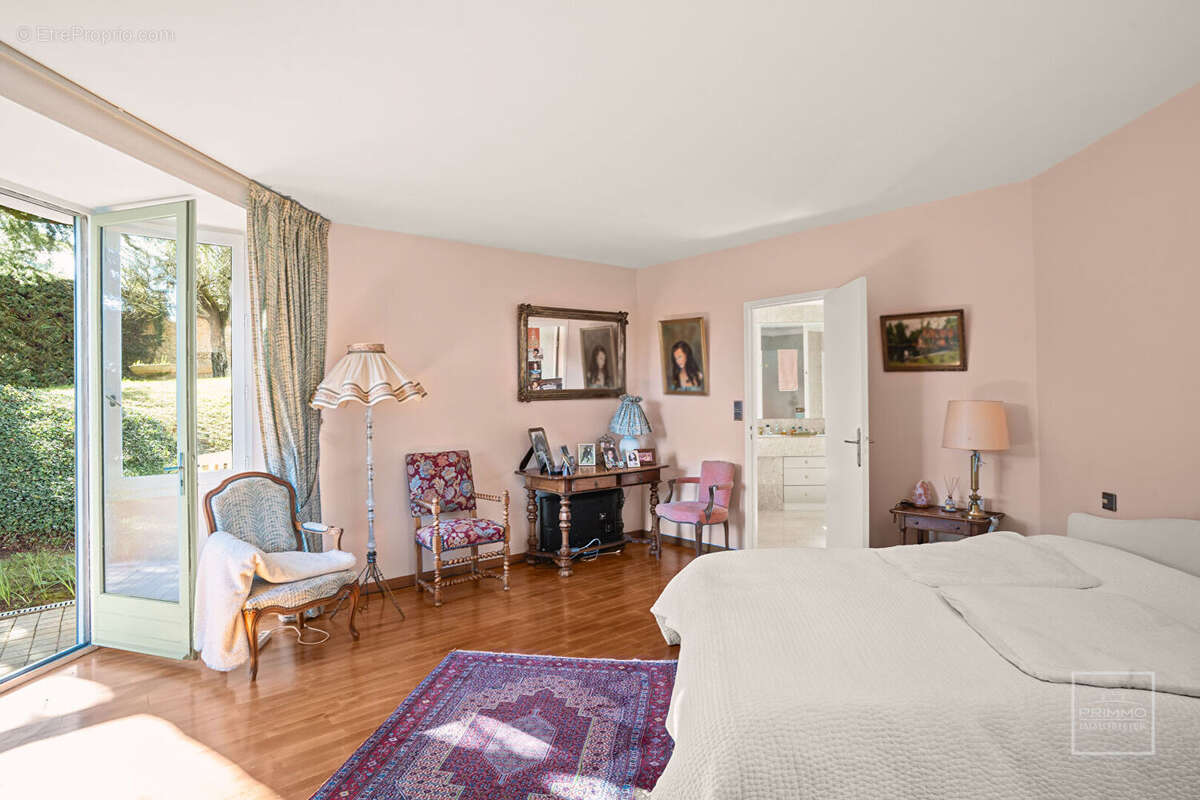 Maison à SAINT-CYR-AU-MONT-D'OR