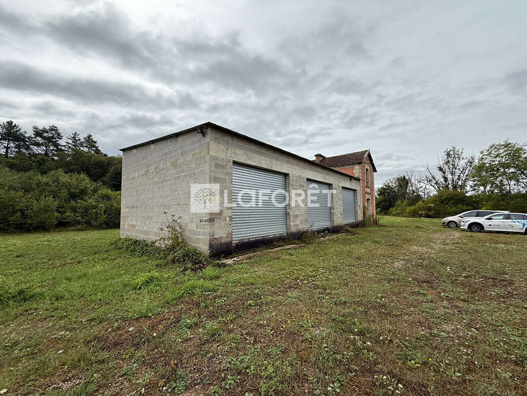 Terrain à DOULAINCOURT-SAUCOURT
