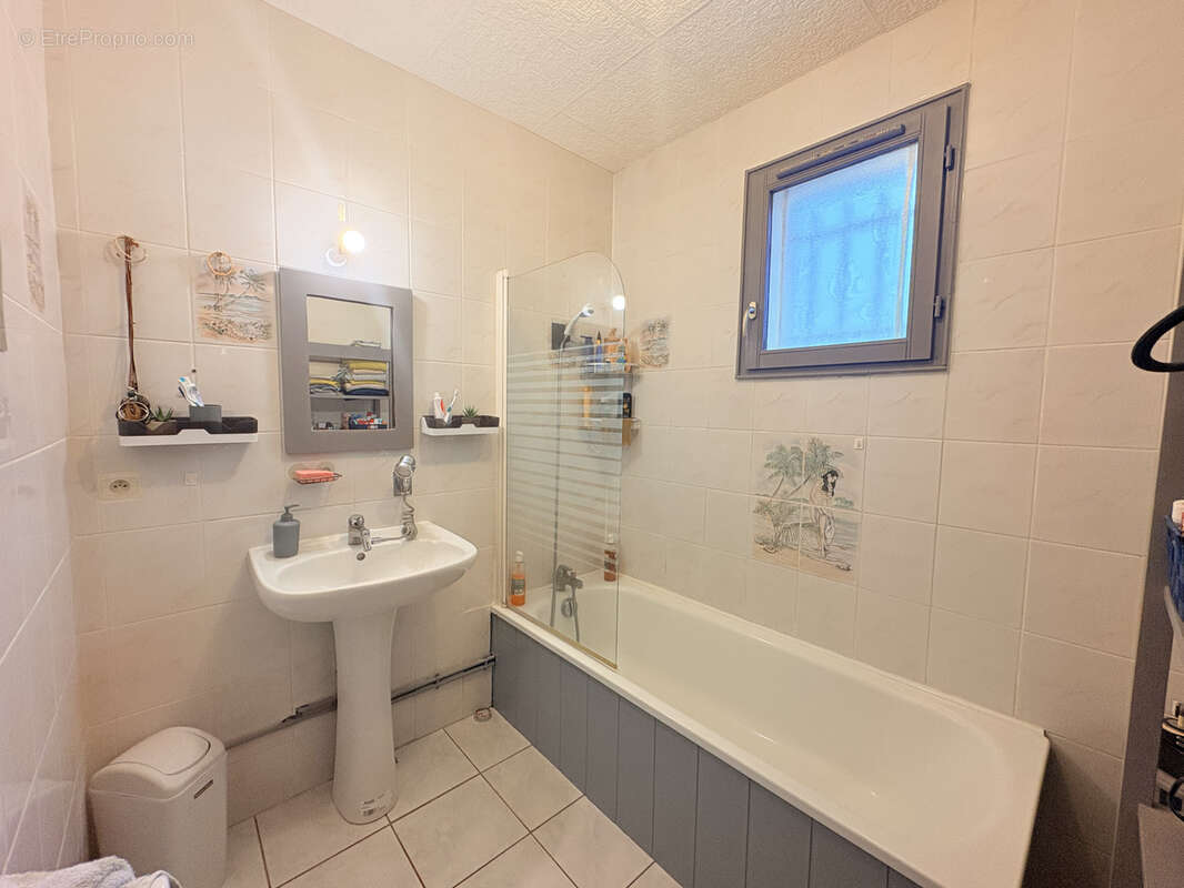 Maison à SAINT-ARNOULT-DES-BOIS