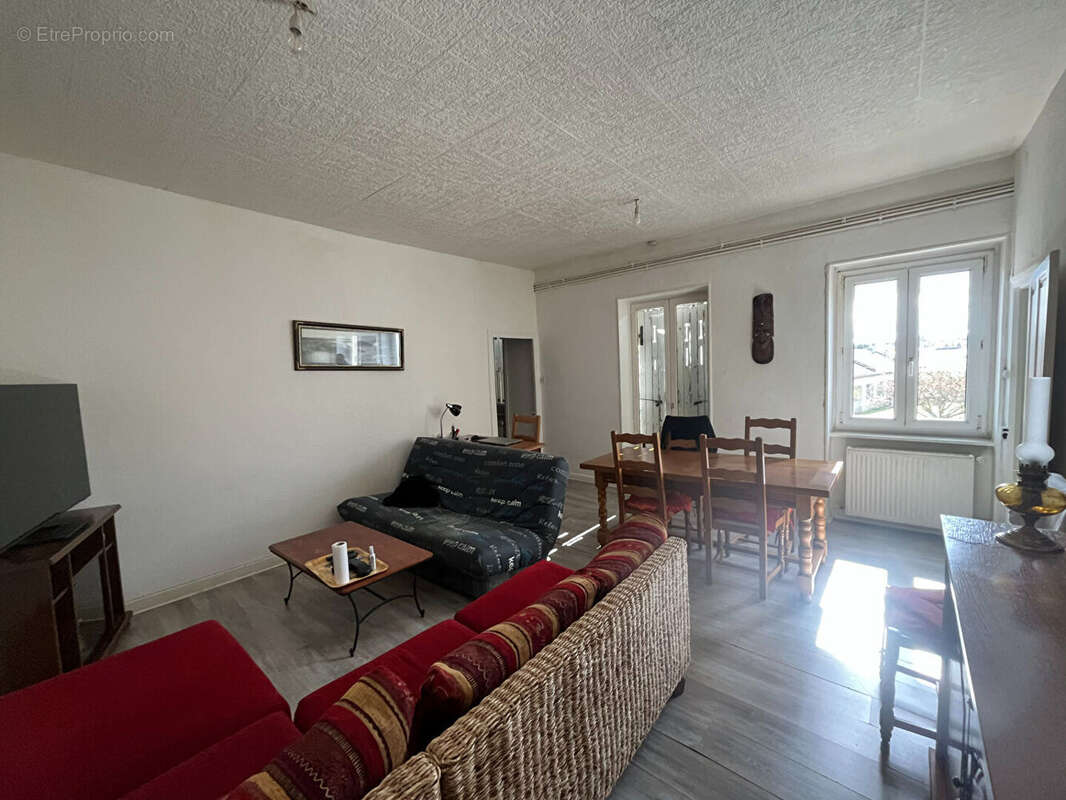 Appartement à ECUISSES