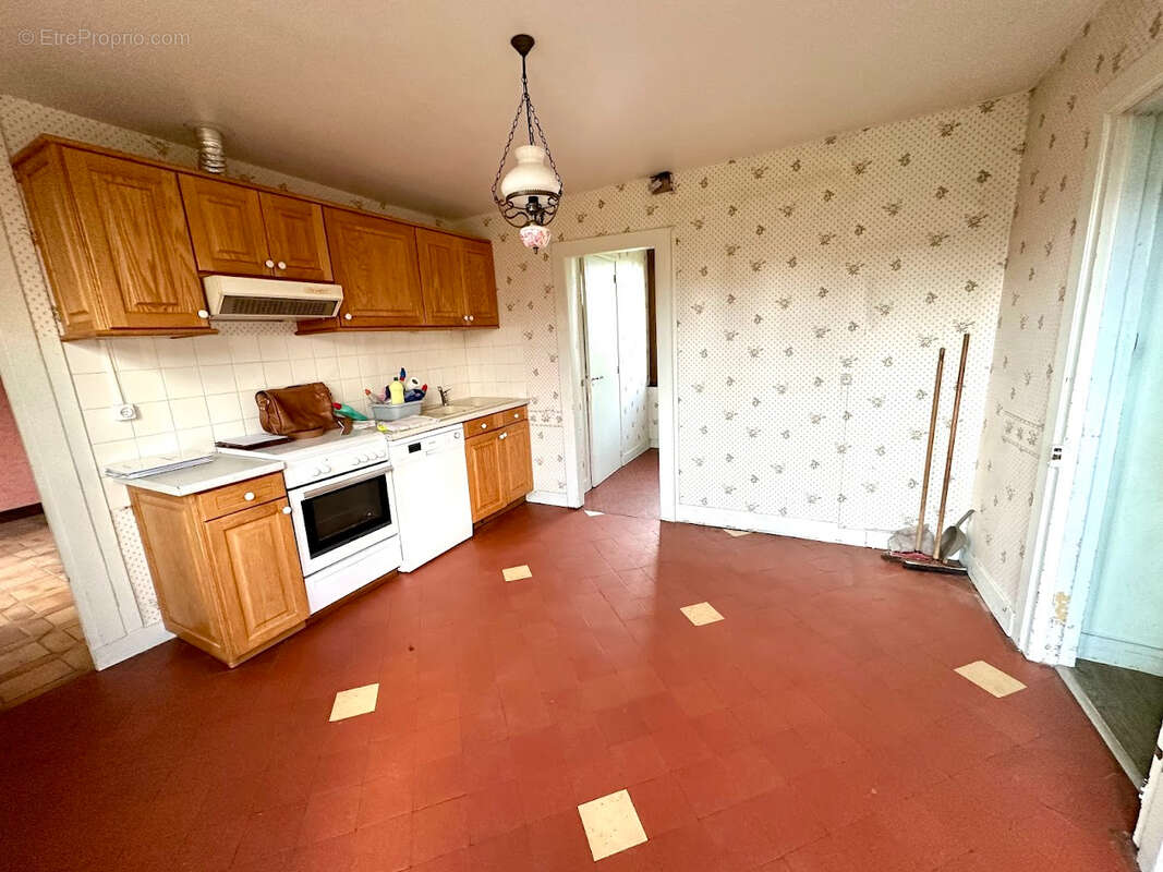 Maison à AUZOUVILLE-SUR-RY