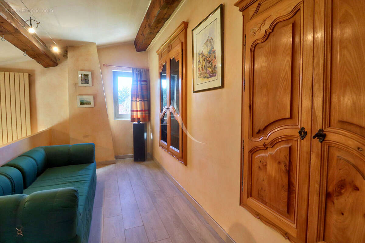 Maison à VINON-SUR-VERDON