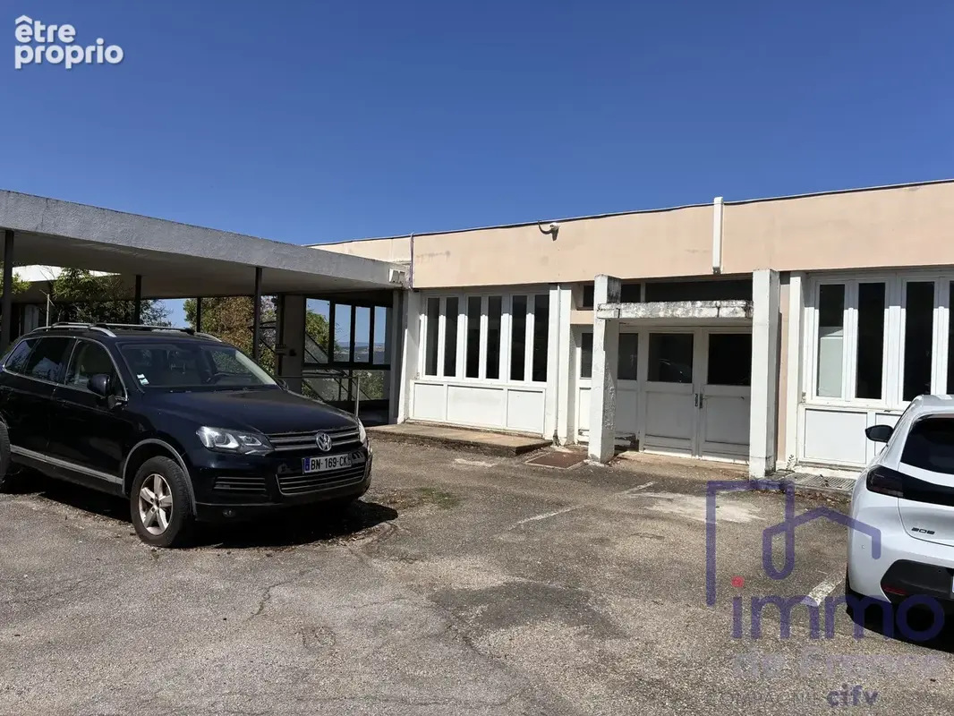 Commerce 380 m² à Saint-Etienne  - photo 3