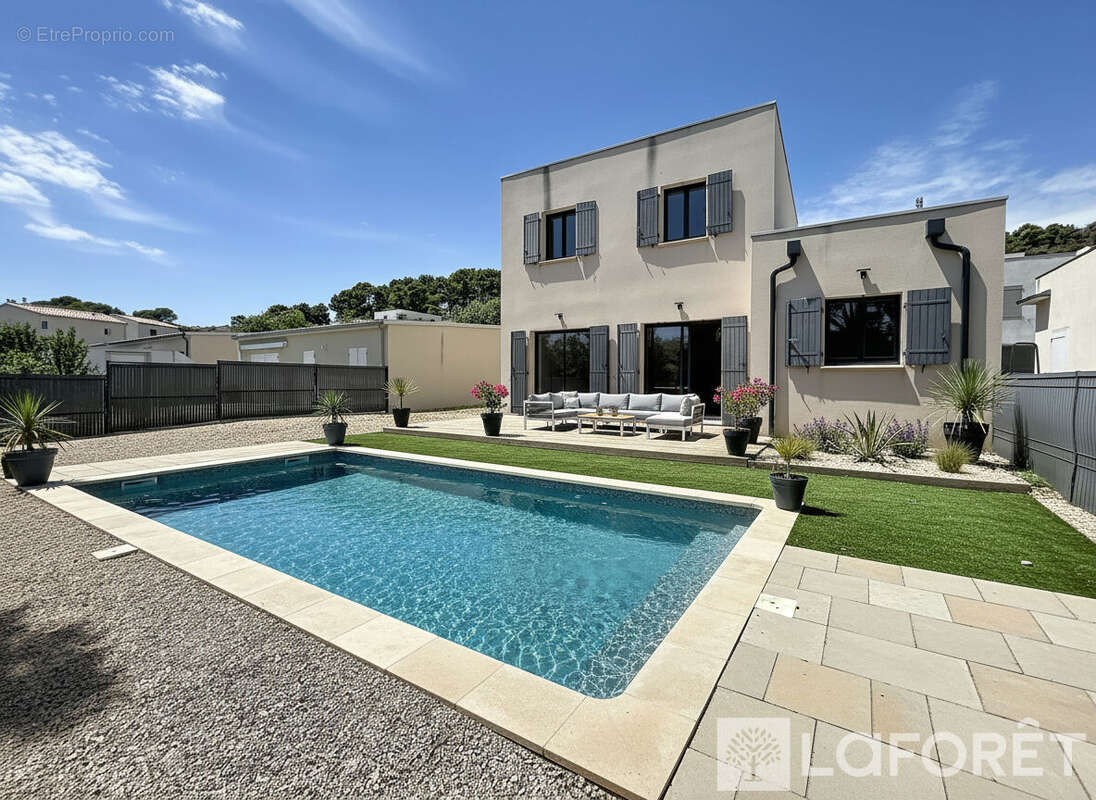 Maison à PIOLENC