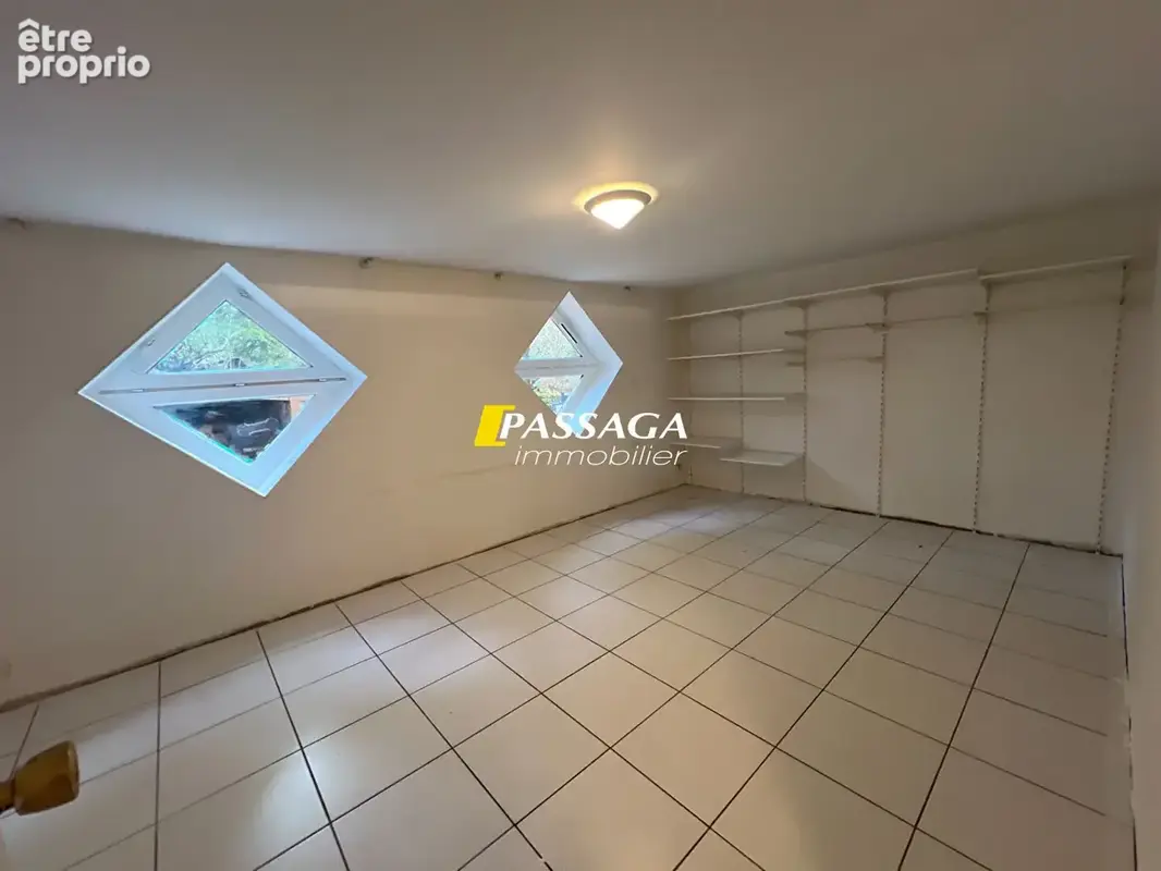 A VENDRE - Maison d'architecte avec terrain attenant - GAGES - photo 5