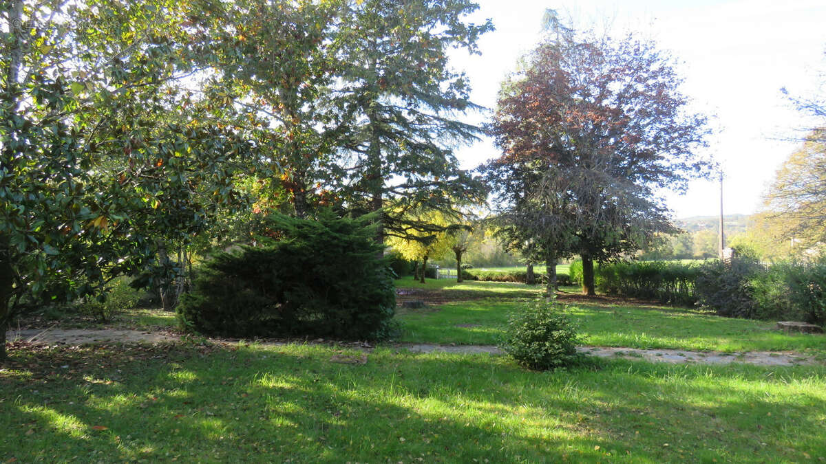  Maison individuelle - Magnifique parc (secteur Cherveix-Cubas 24390) - photo 3