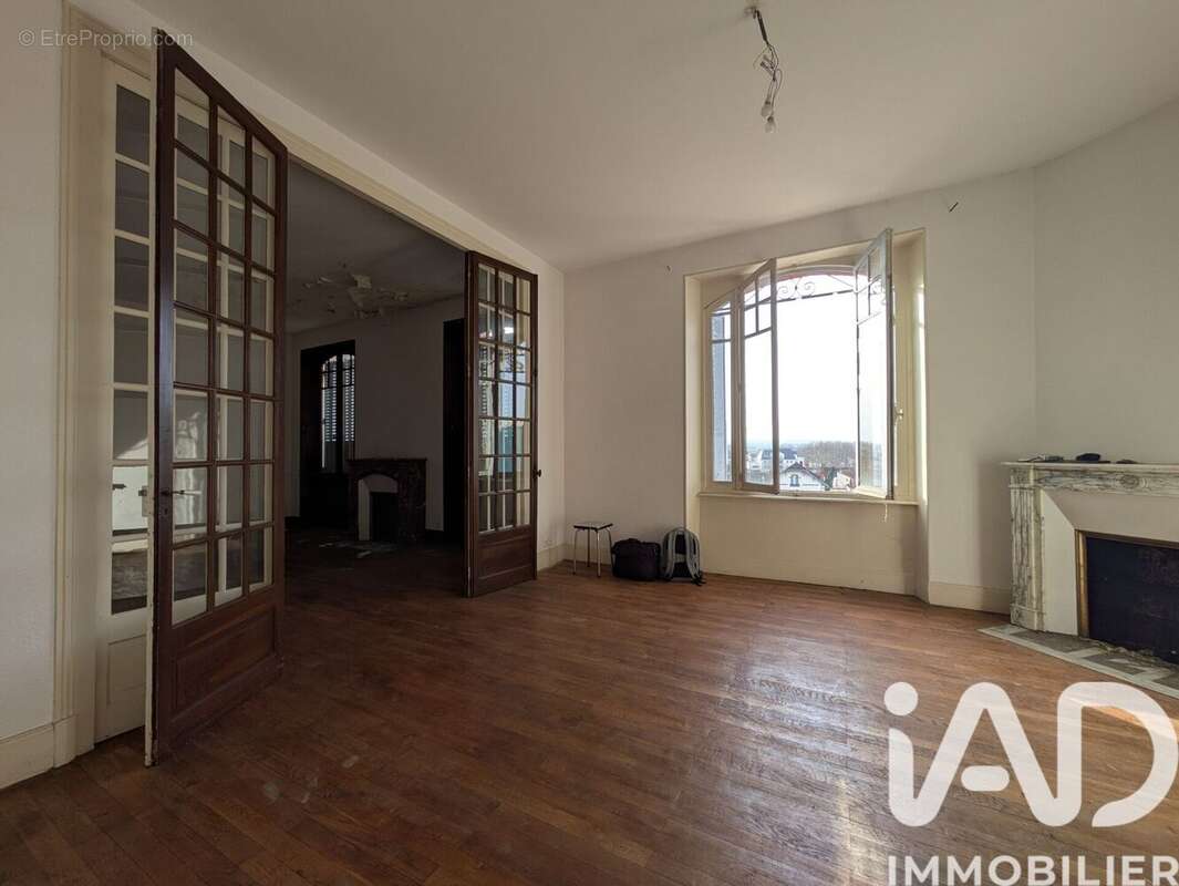 Appartement 420 m² à Montlucon  - photo 7