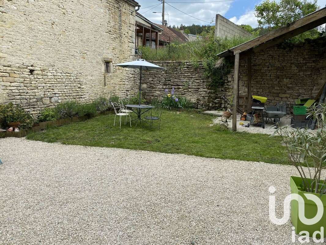 Maison 148 m² à Stigny  - photo 3