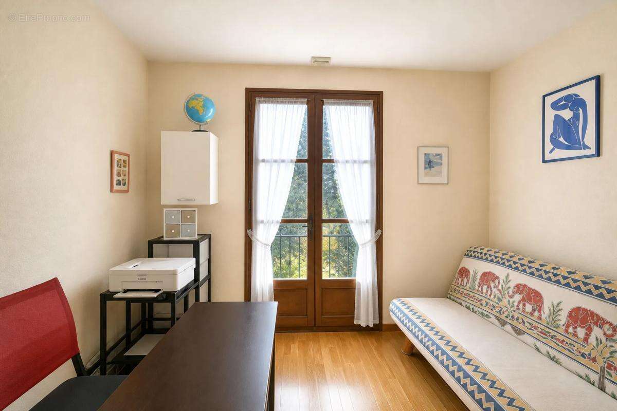 Maison spacieuse avec appartement à Pont-du-Casse - photo 9