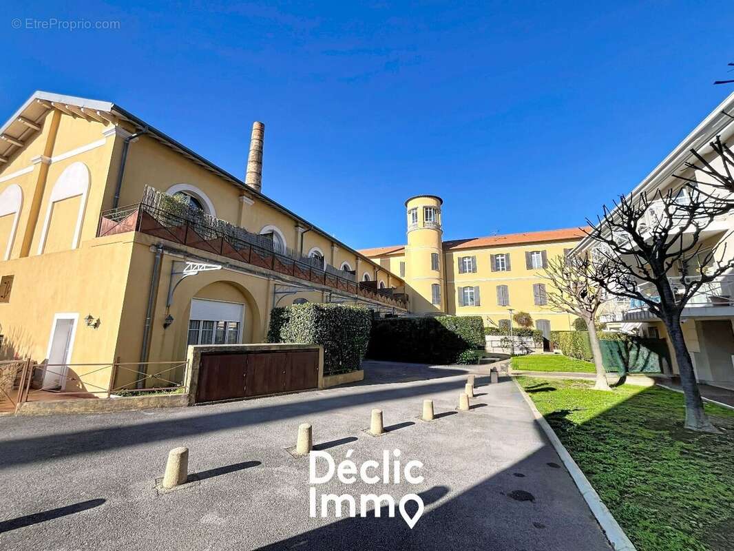 Appartement - duplex - 3 pieces - parking - piscine collective - grasse - photo 9