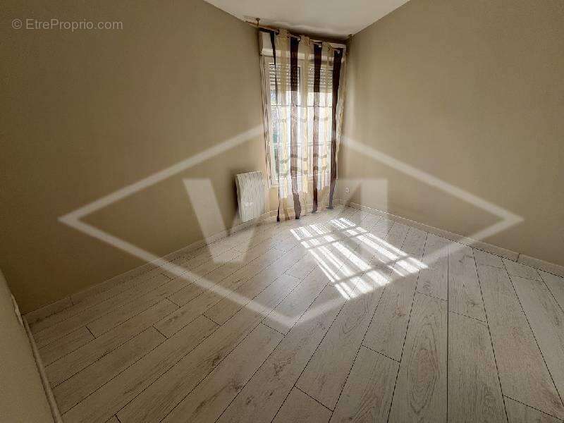 Appartement à COMBS-LA-VILLE