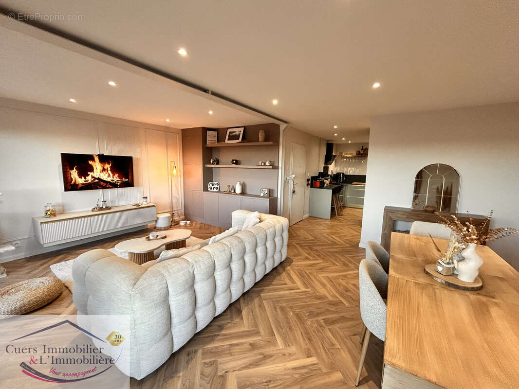 Appartement à CUERS
