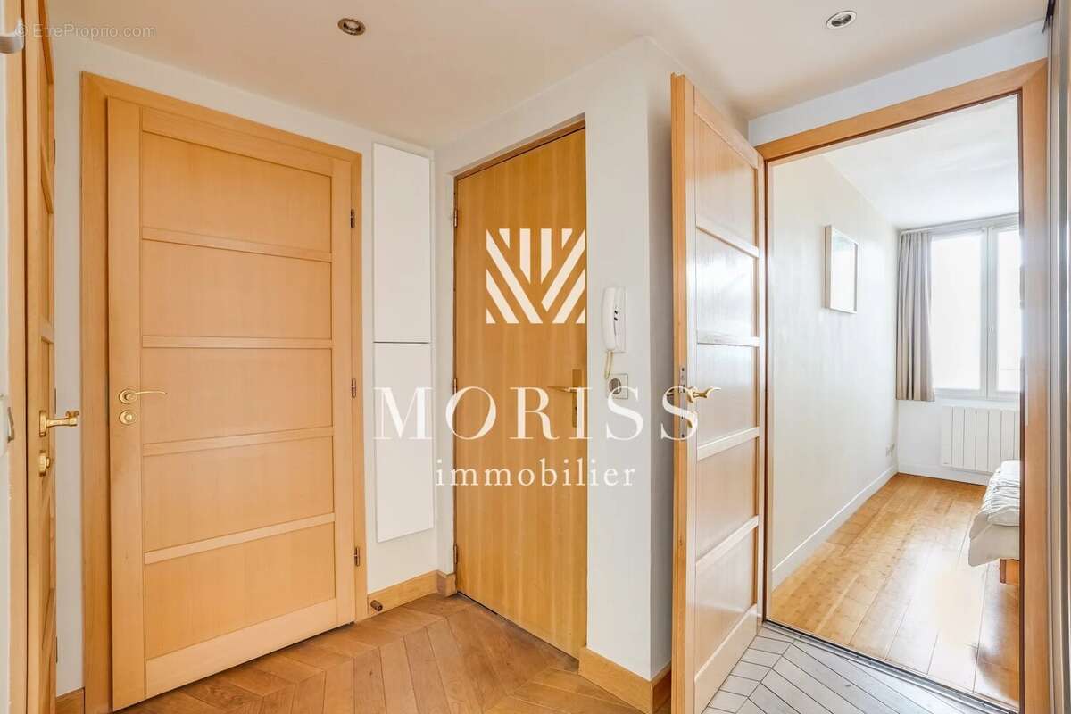 Appartement à PARIS-1E