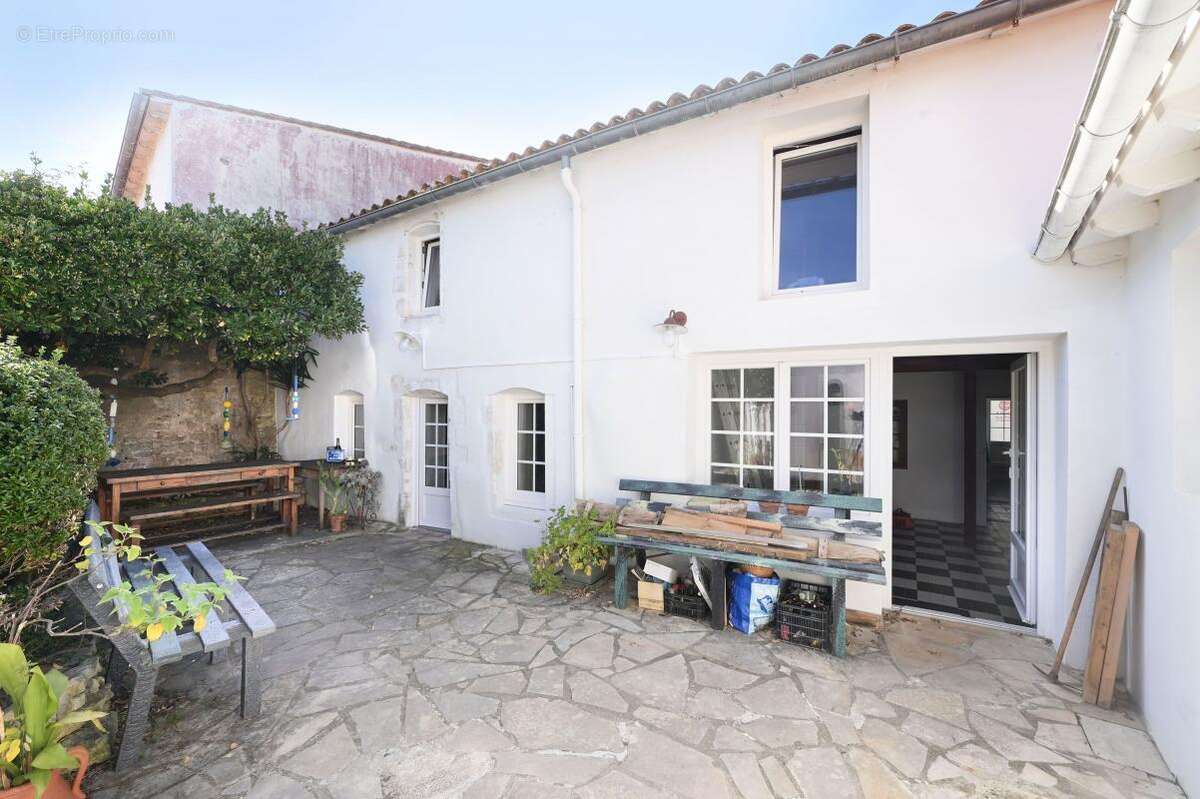 Maison à SAINT-CLEMENT-DES-BALEINES