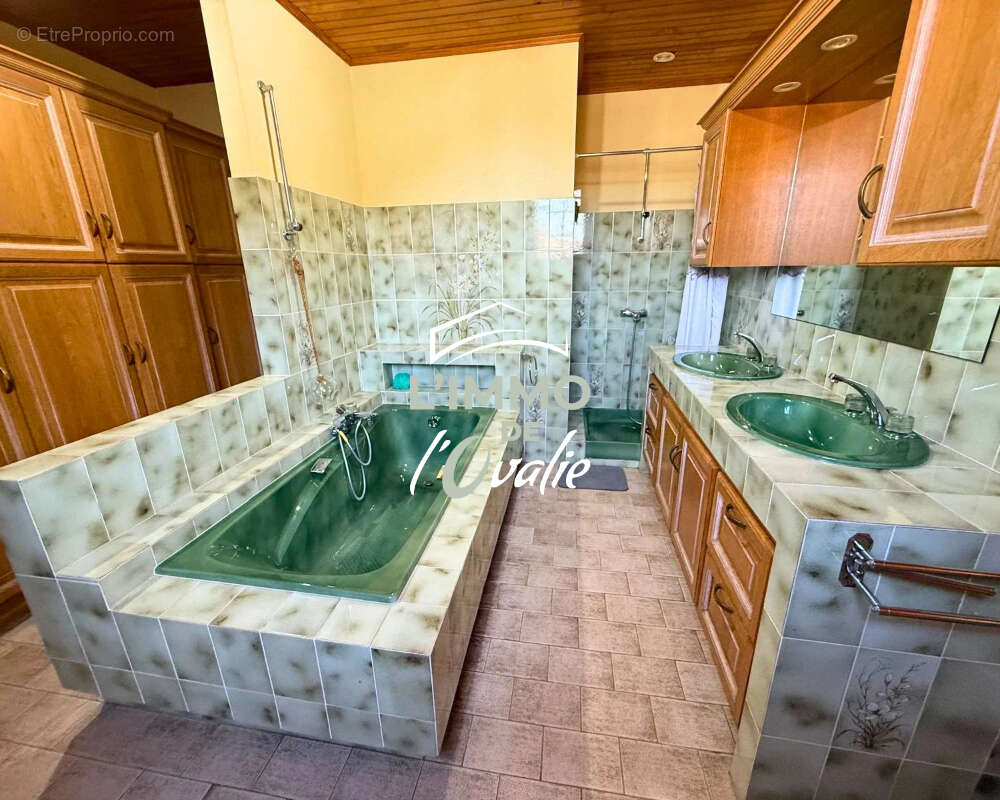 Maison à GAGNAC-SUR-CERE