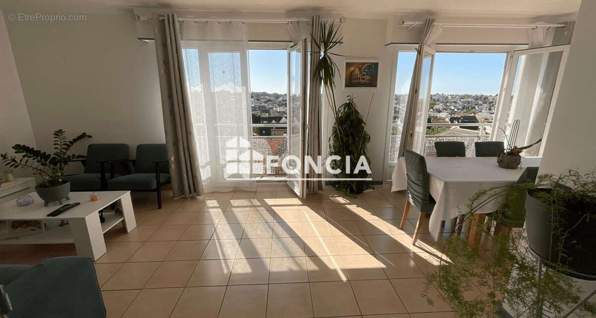 Appartement à CHILLY-MAZARIN