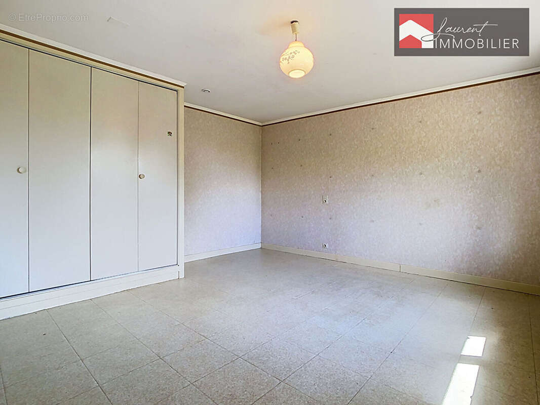 A VENDRE: Maison familiale avec hangar à BRIENNE - photo 10