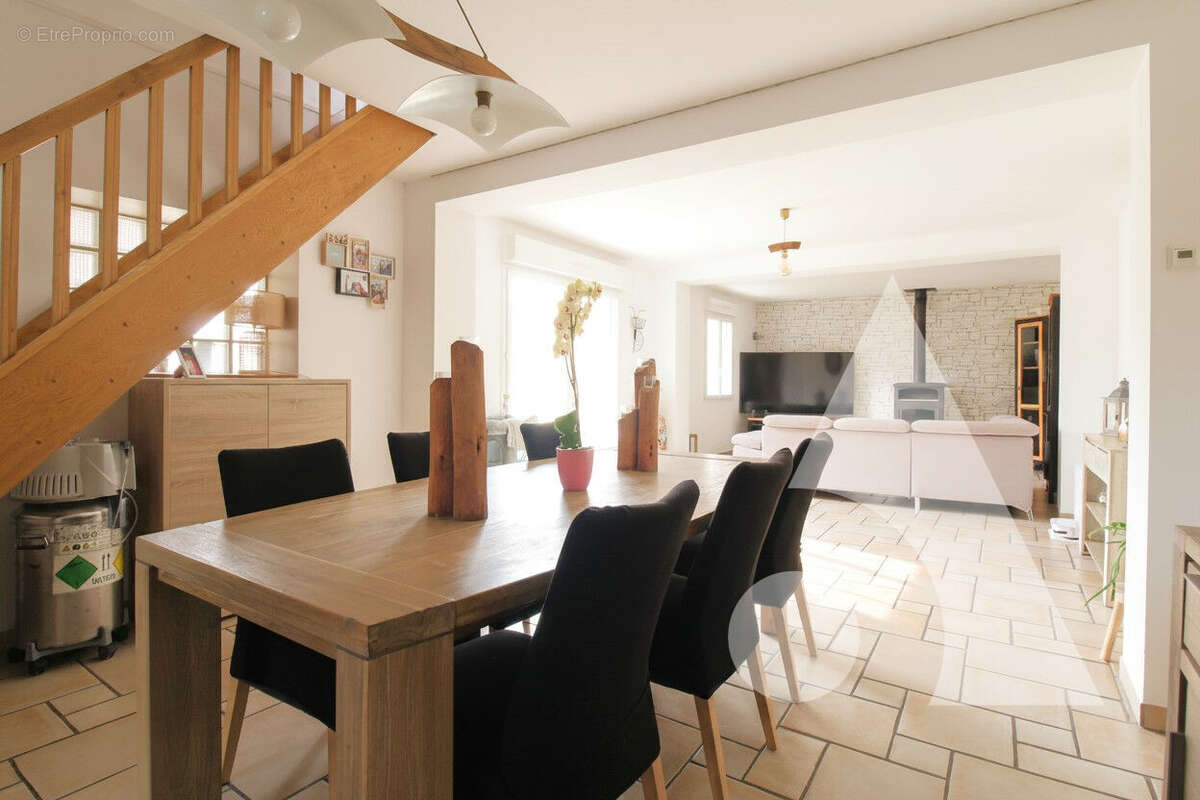 Maison secteur Estrées Saint Denis 7 pièce(s) 137 m2 - photo 6
