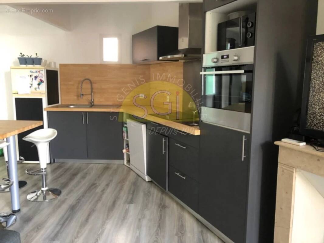 Appartement à SAINT-GENIS-DES-FONTAINES