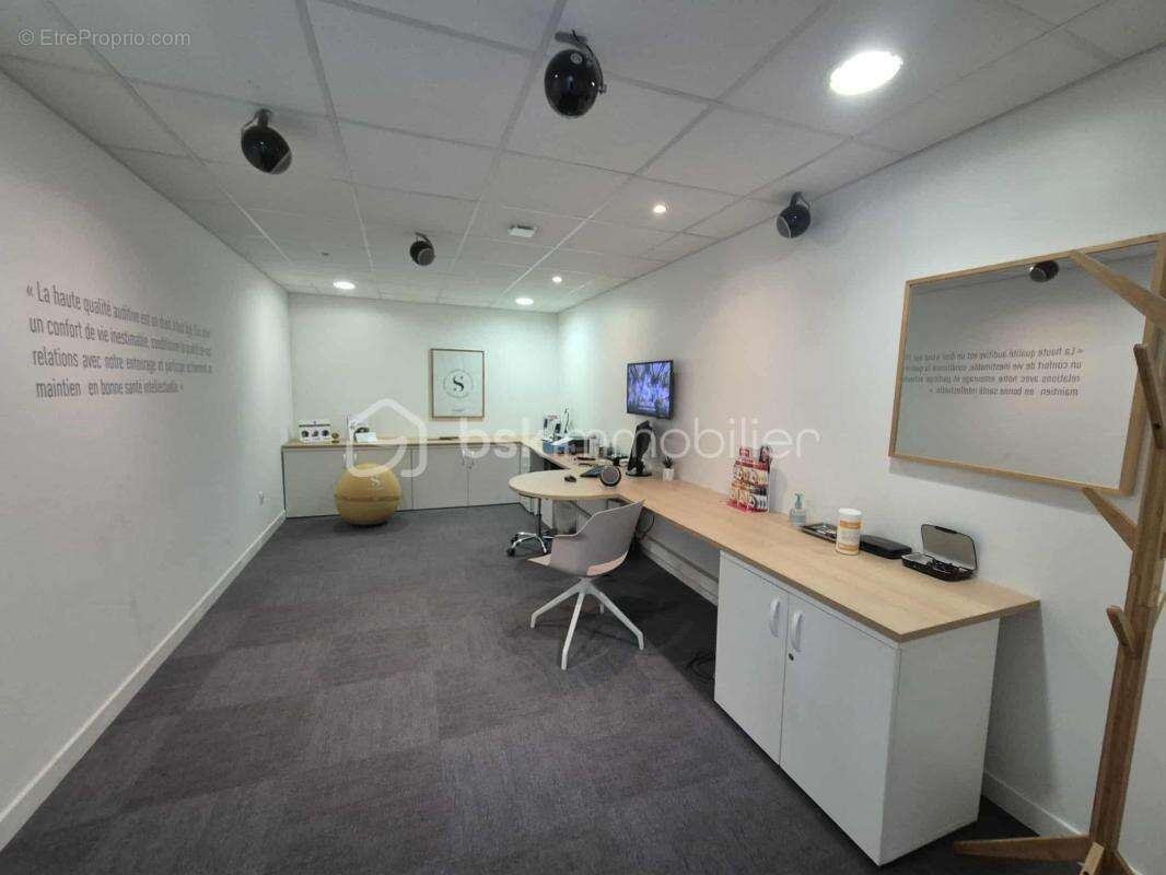 Commerce à SAINT-PAUL-TROIS-CHATEAUX