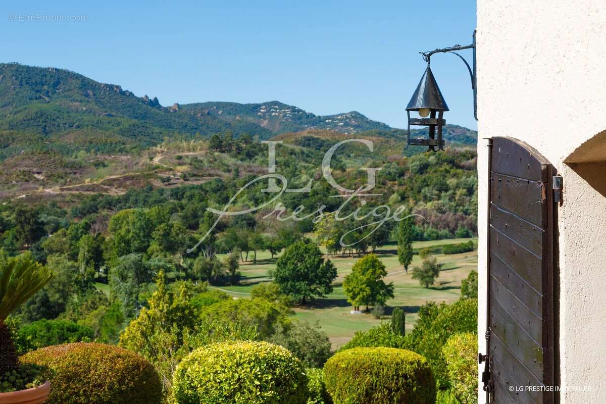 Maison à MANDELIEU-LA-NAPOULE