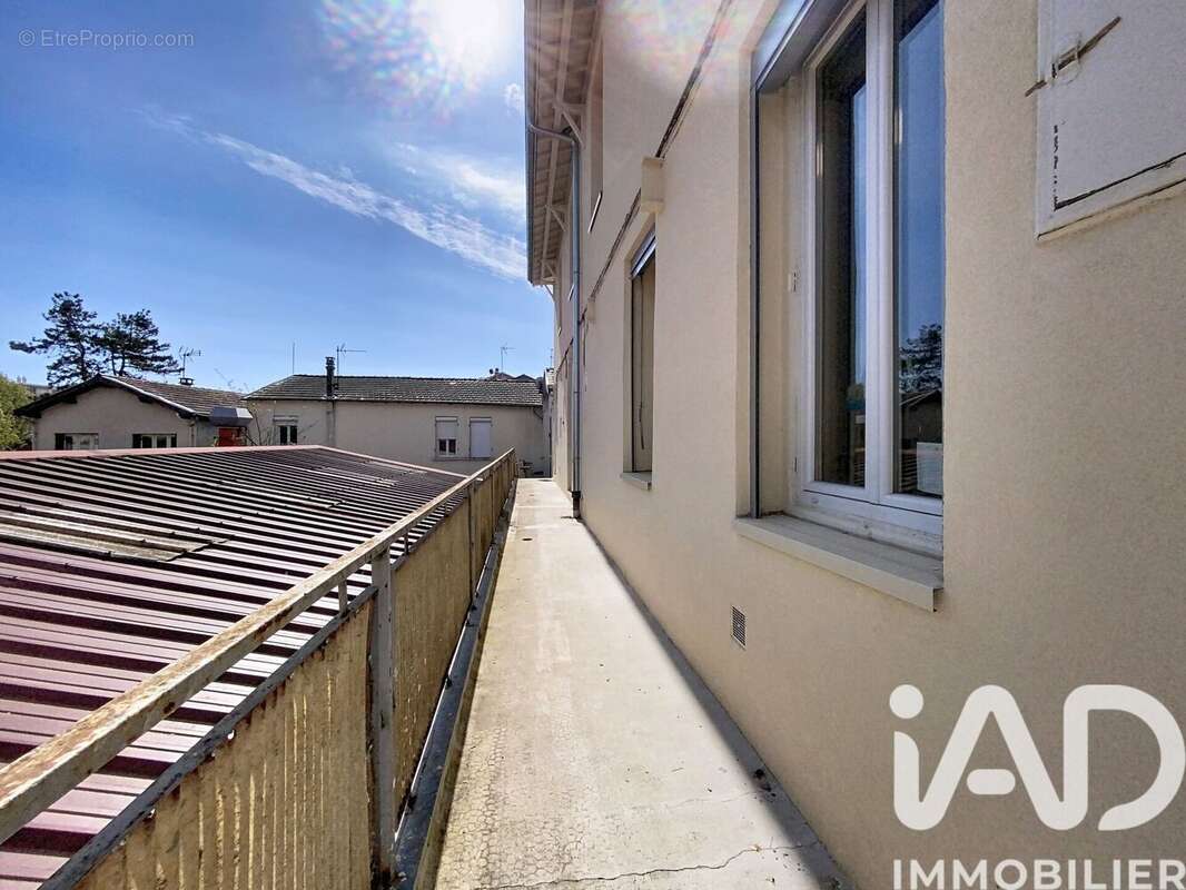Photo 7 - Appartement à DECINES-CHARPIEU