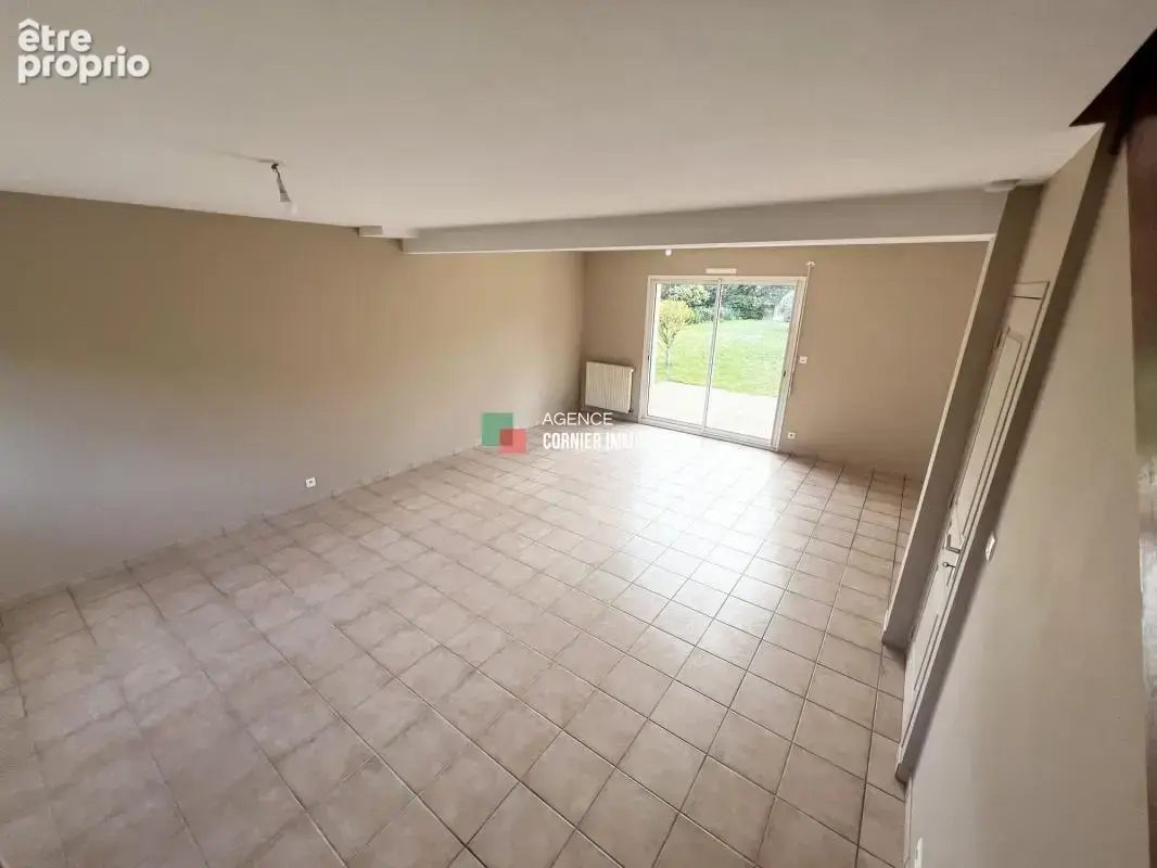 ACIGNE - Maison 6 pièces de 121 m² - photo 5