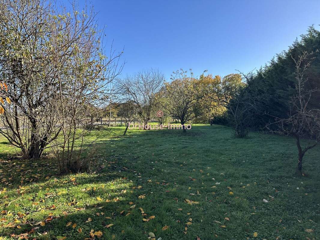 Maison à CORBEILLES