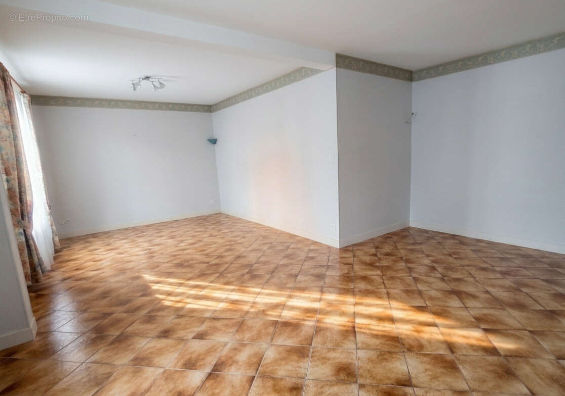 Appartement à BROU