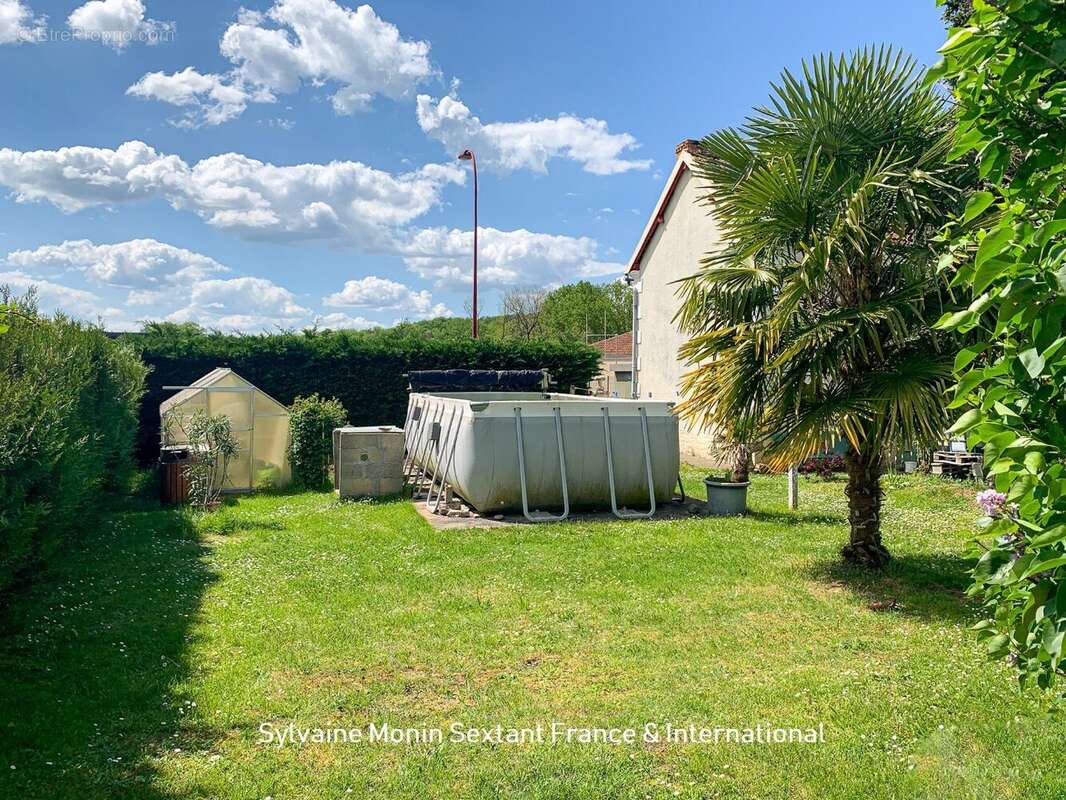 Maison à SAINTE-EULALIE-D&#039;ANS