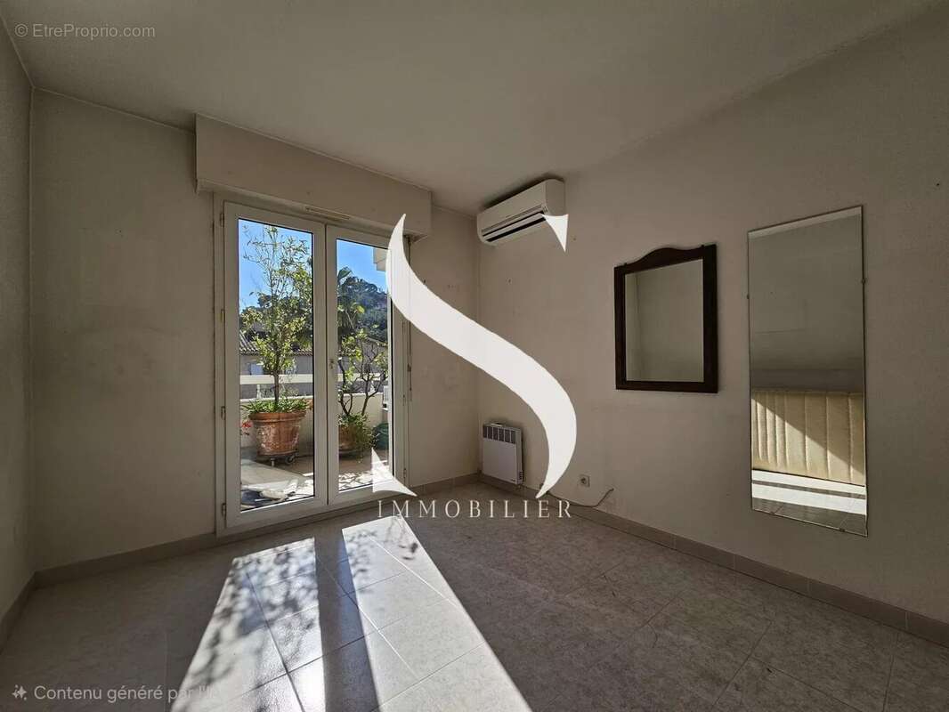 Appartement à VALLAURIS
