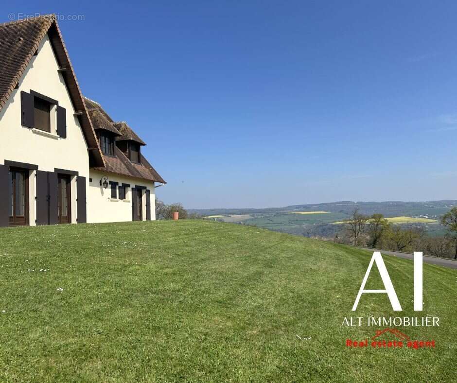 Maison à PONT-D&#039;OUILLY