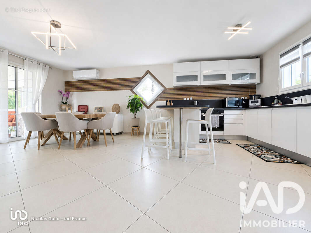 Maison 156 m² à Sadirac  - photo 3