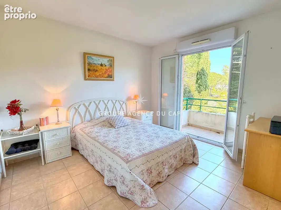Saint raphael les golfs appartement 4 pieces dernier etage avec garage - photo 12