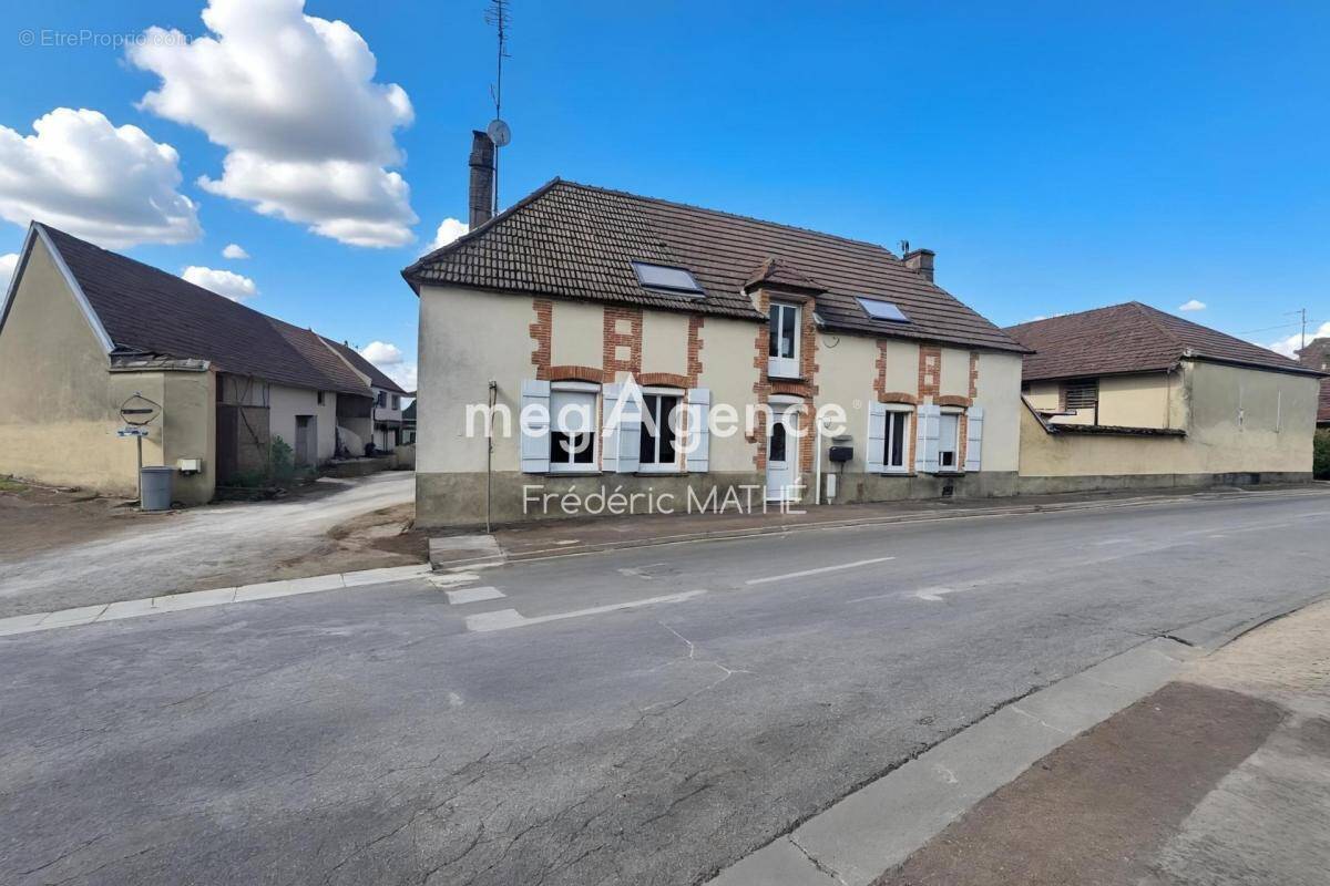 Maison à ANGLURE