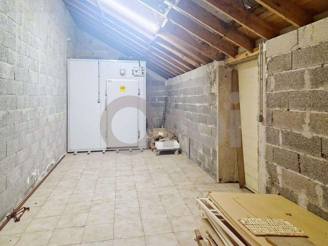 Immeuble avec surface commerciale à vendre Terrasson la Villedieu 24 - photo 11